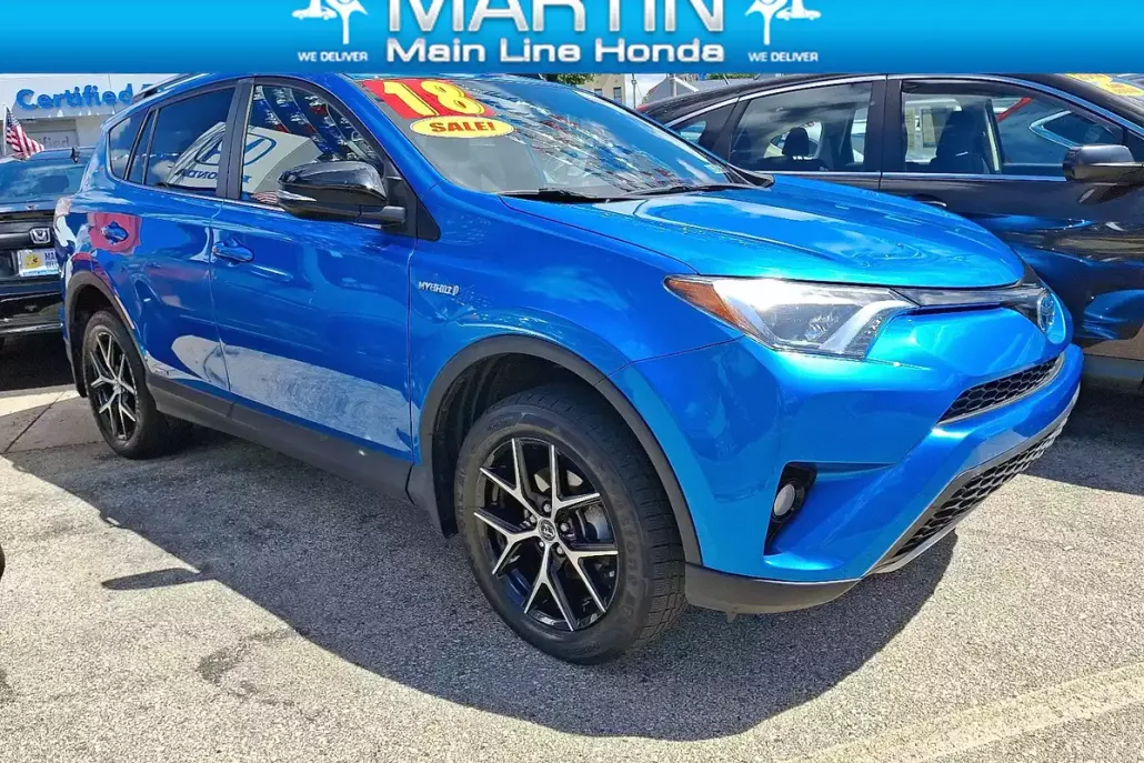 2018 Toyota RAV4 Hybrid SE photo 1