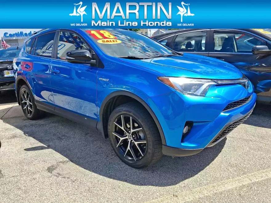 2018 Toyota RAV4 Hybrid SE photo 1