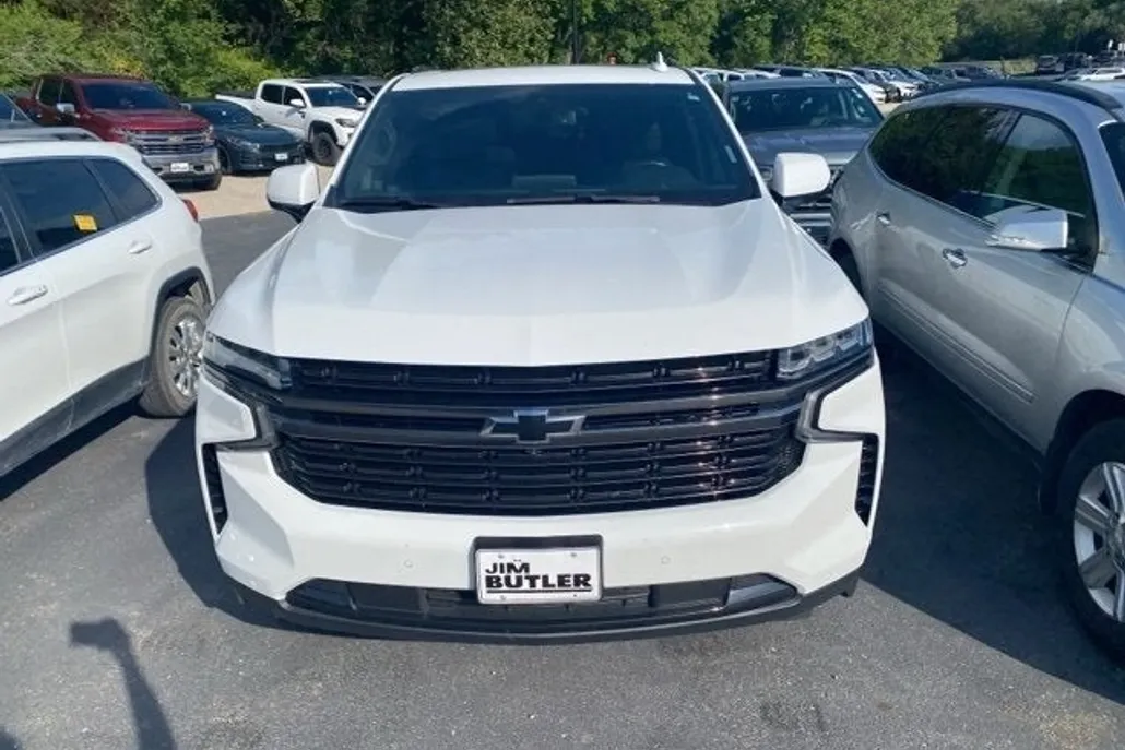 2022 Chevrolet Suburban RST photo 1