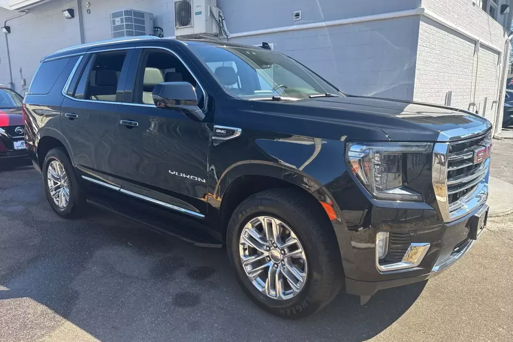 2022 Gmc Yukon SLT photo 1