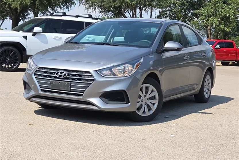 2021 Hyundai Accent SE photo 1