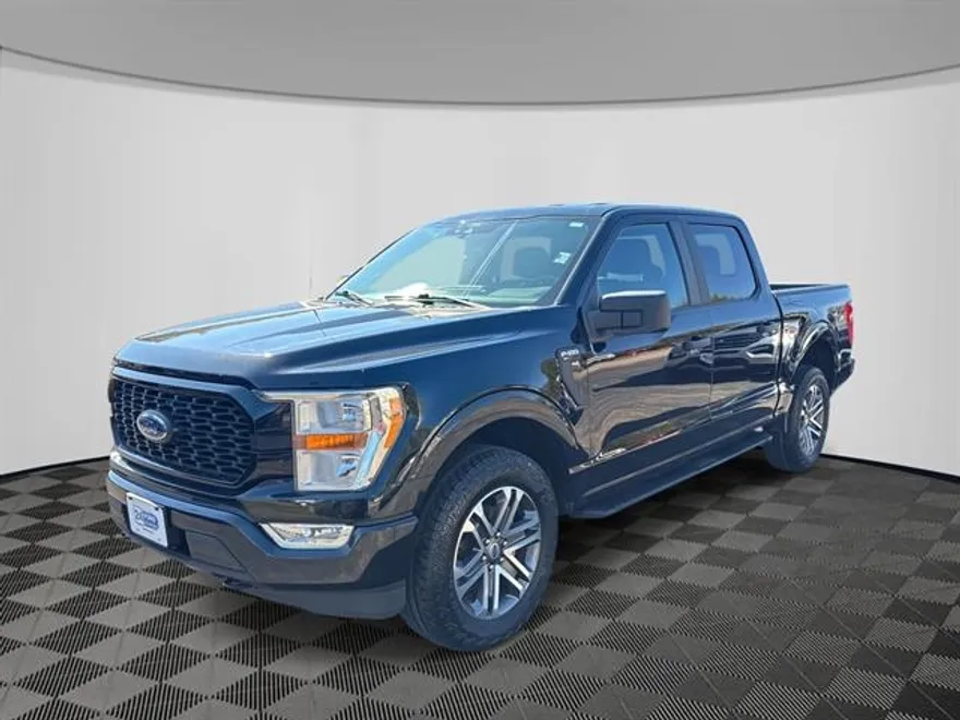 2022 Ford F-150 XL photo 1