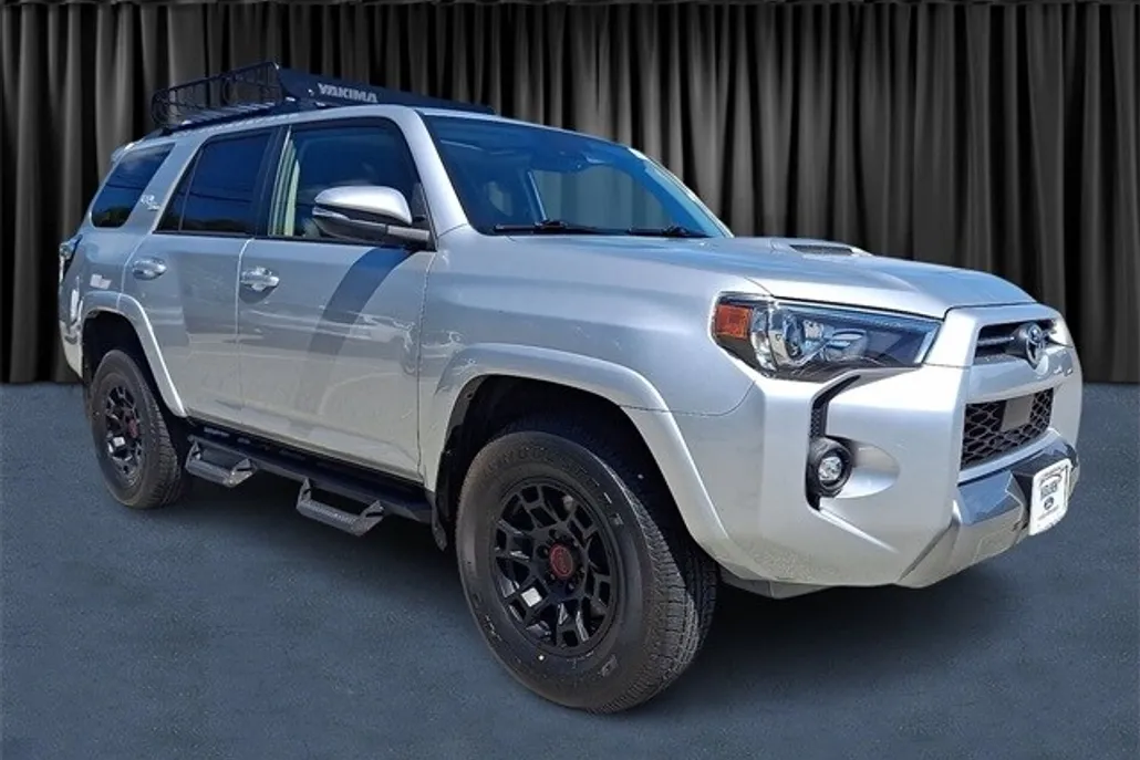 2022 Toyota 4Runner TRD Off-Road Premium photo 1