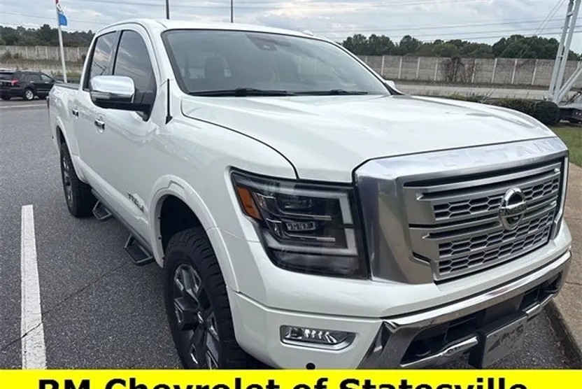 2021 Nissan Titan Platinum Reserve photo 1