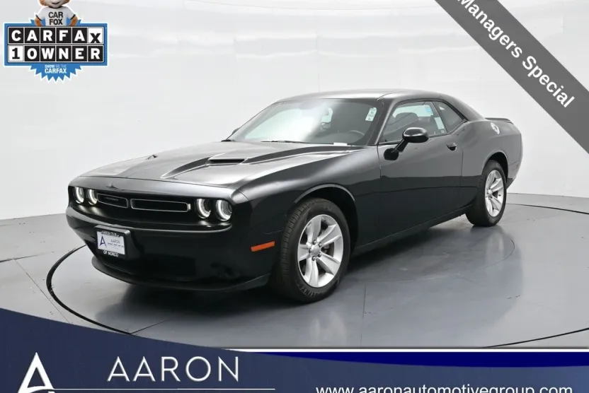 2023 Dodge Challenger SXT photo 1