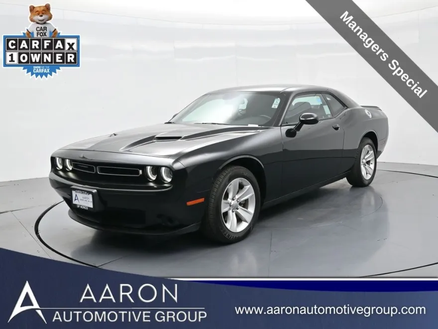 2023 Dodge Challenger SXT photo 1