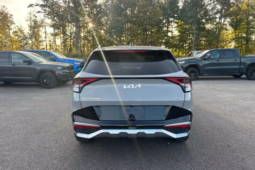 2023 Kia Sportage photo 1