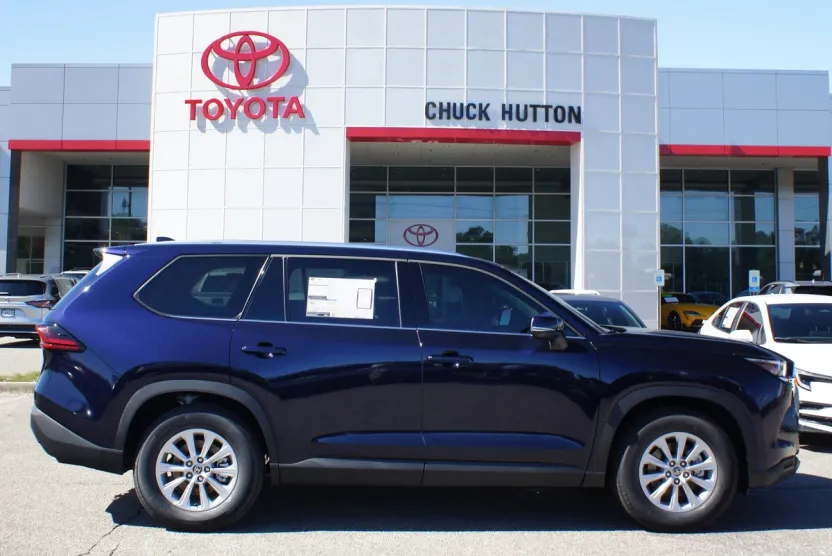 2026 Toyota Highlander Hybrid XLE photo 1