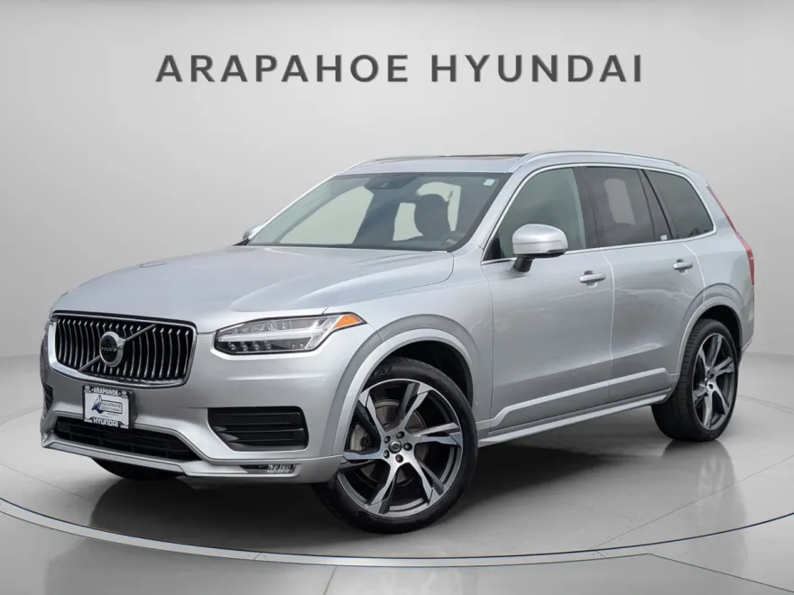 2022 Volvo XC90 T5 Momentum photo 1