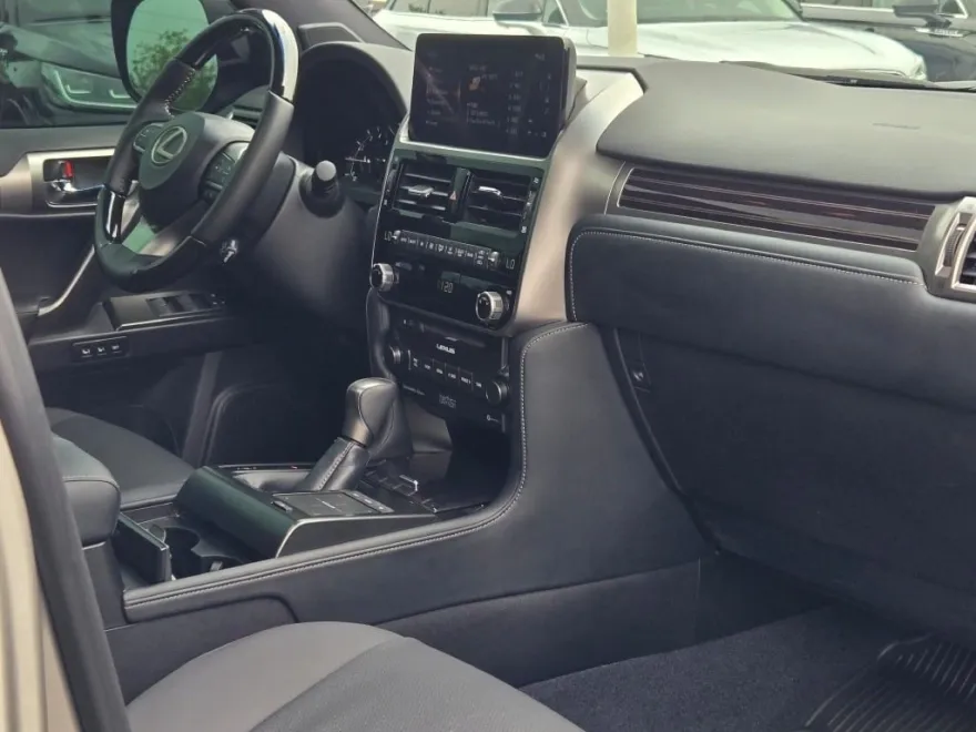 2023 Lexus GX 460 photo 1