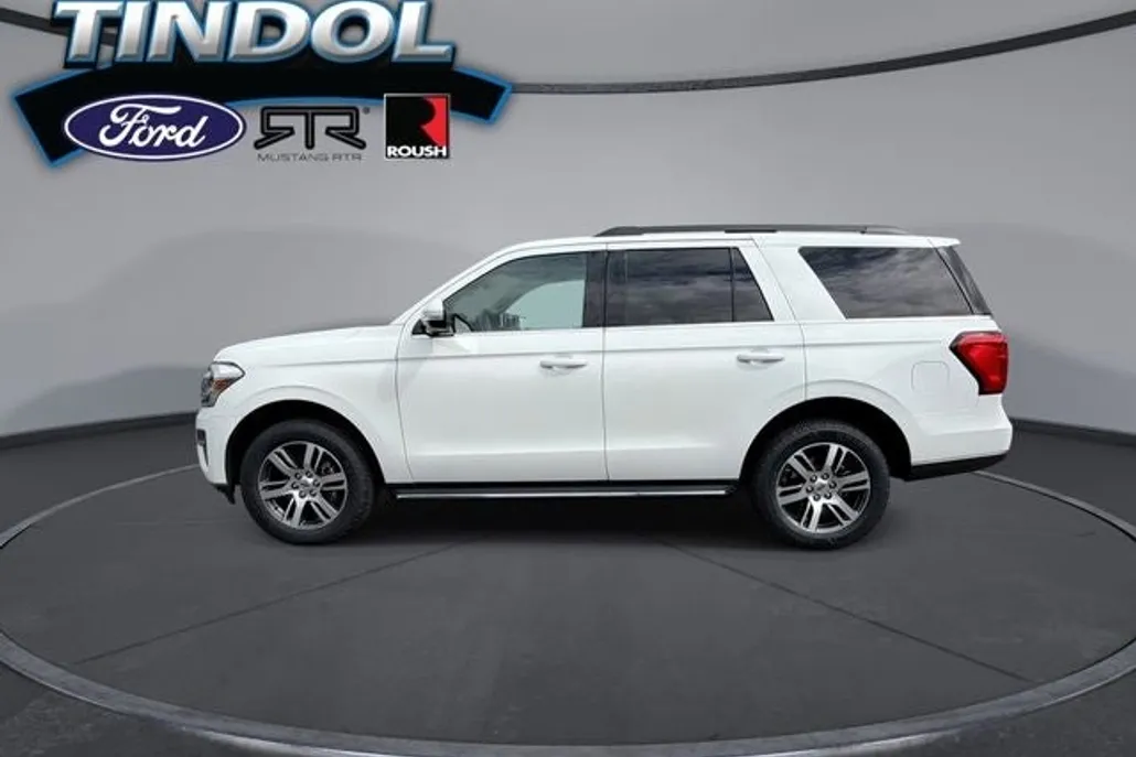 2022 Ford Expedition XLT photo 1