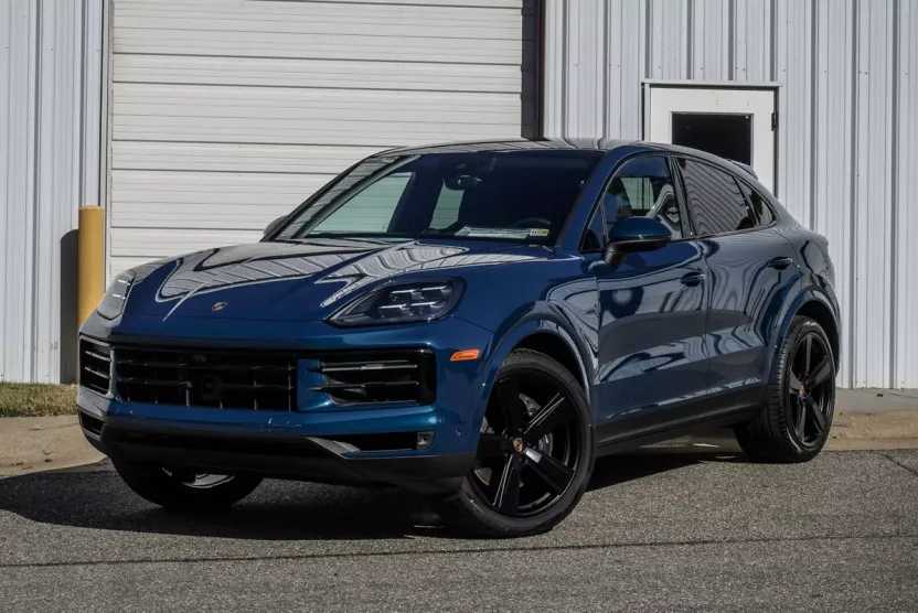 2025 Porsche Cayenne Coupe photo 1