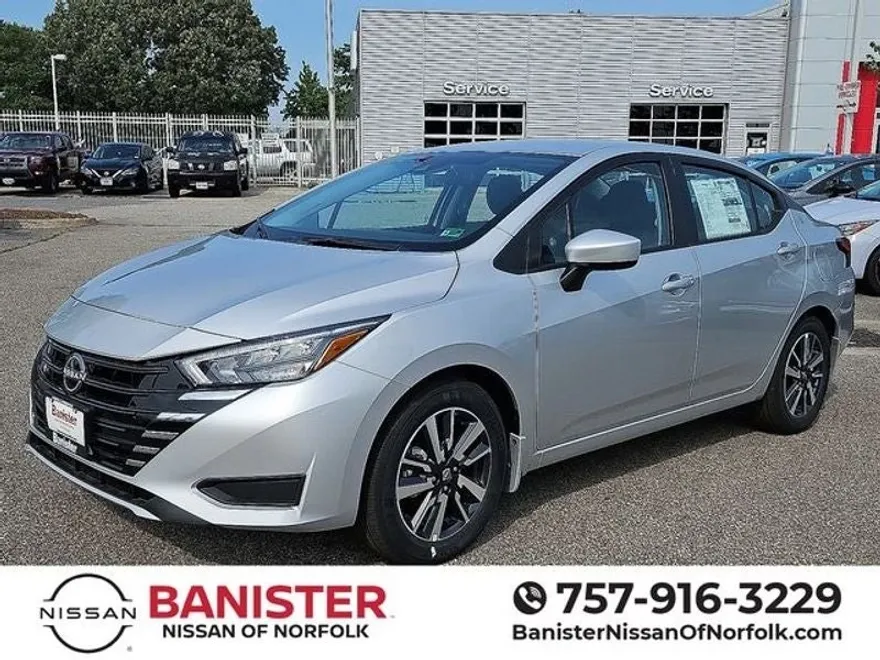 2025 Nissan Versa 1.6 SV photo 1