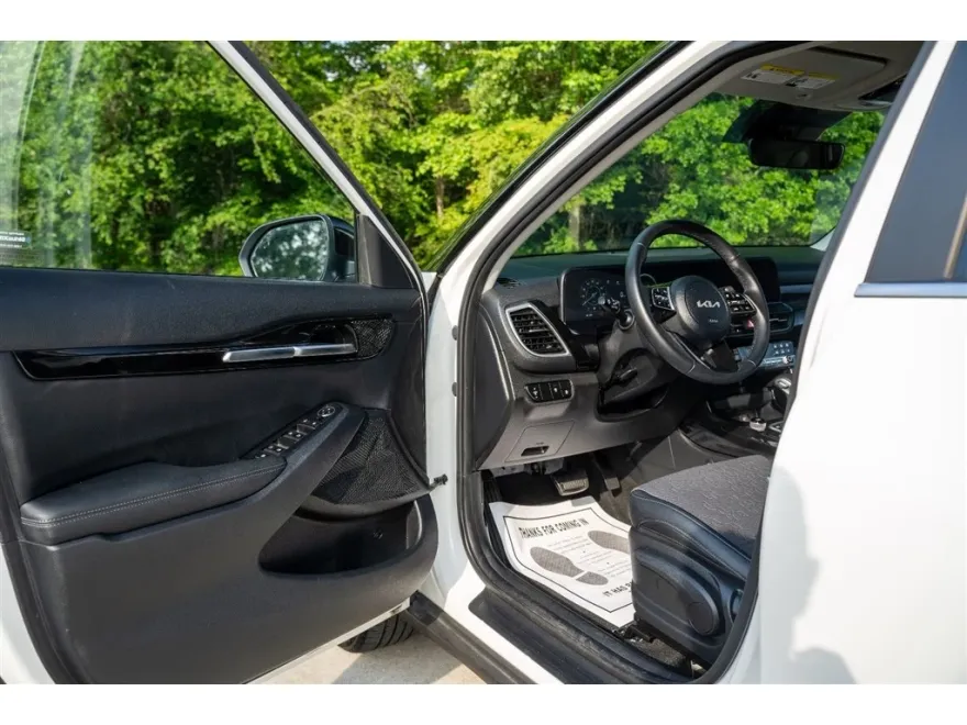 2024 Kia Seltos S photo 20
