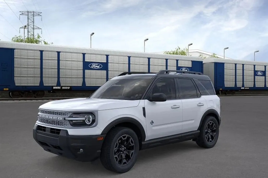 2025 Ford Bronco Sport Outer Banks photo 1