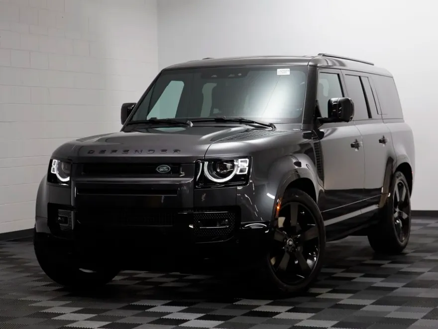 2025 Land Rover Defender 130 X-Dynamic SE photo 1