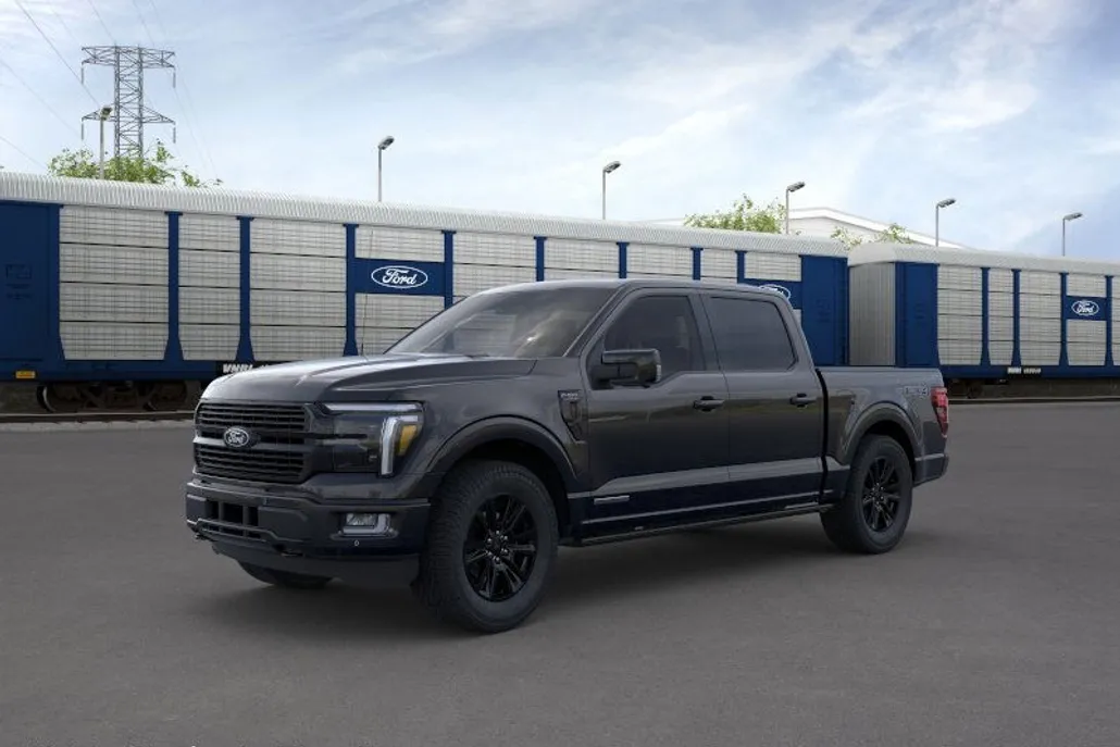 2025 Ford F-150 Platinum photo 1