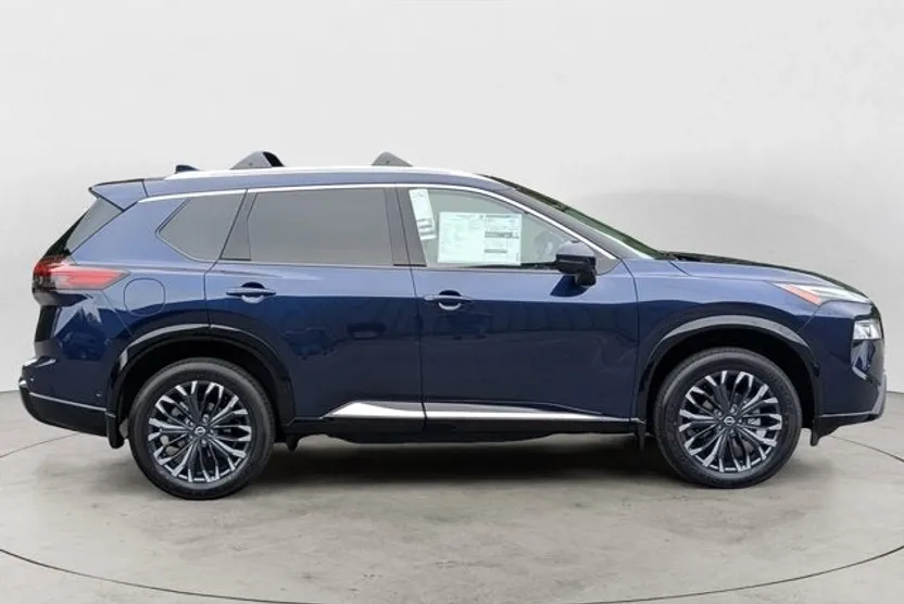 2026 Nissan Rogue Platinum photo 1