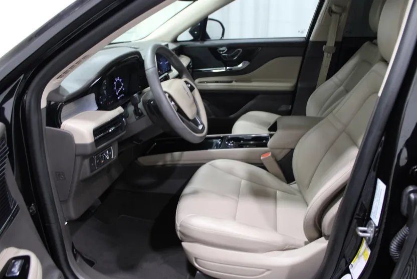 2022 Lincoln Corsair Standard photo 1