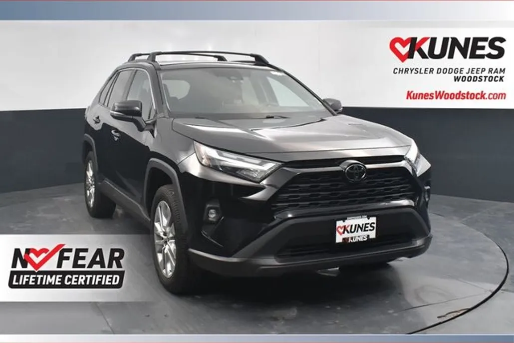 2022 Toyota RAV4 XLE Premium photo 1