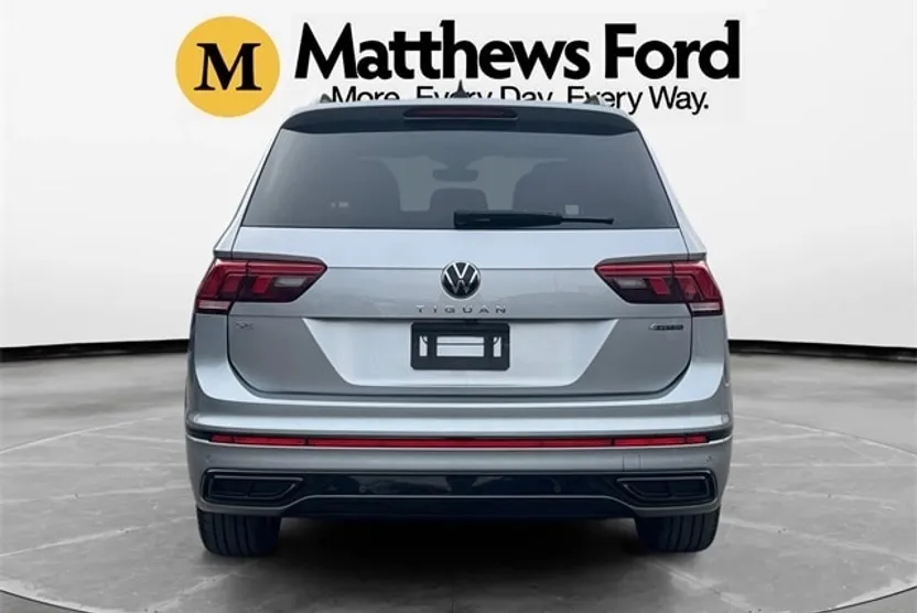 2022 Volkswagen Tiguan SE R-Line Black photo 1