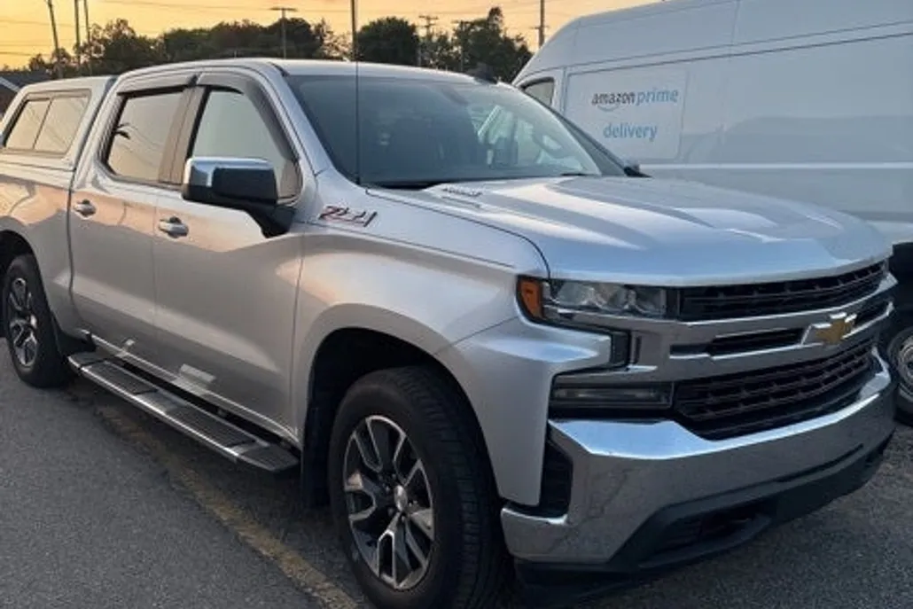 2021 Chevrolet Silverado 1500 LT photo 1