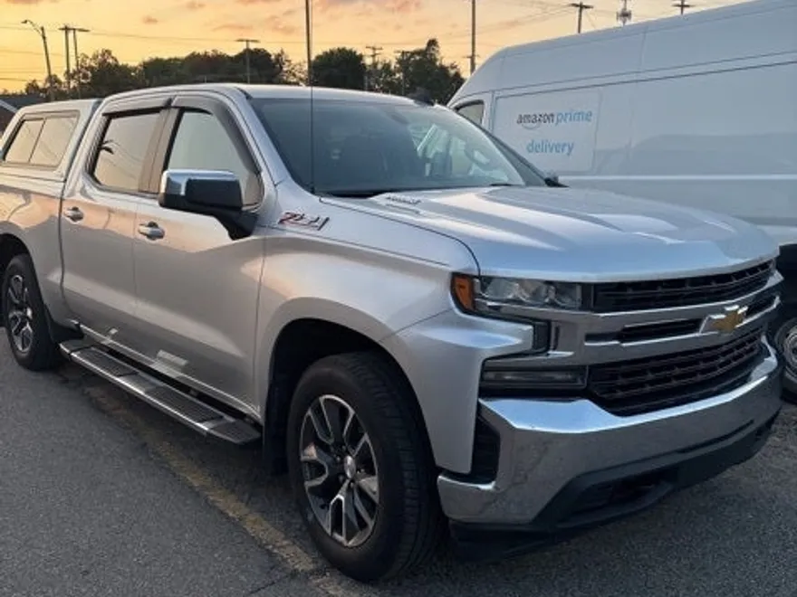 2021 Chevrolet Silverado 1500 LT photo 1