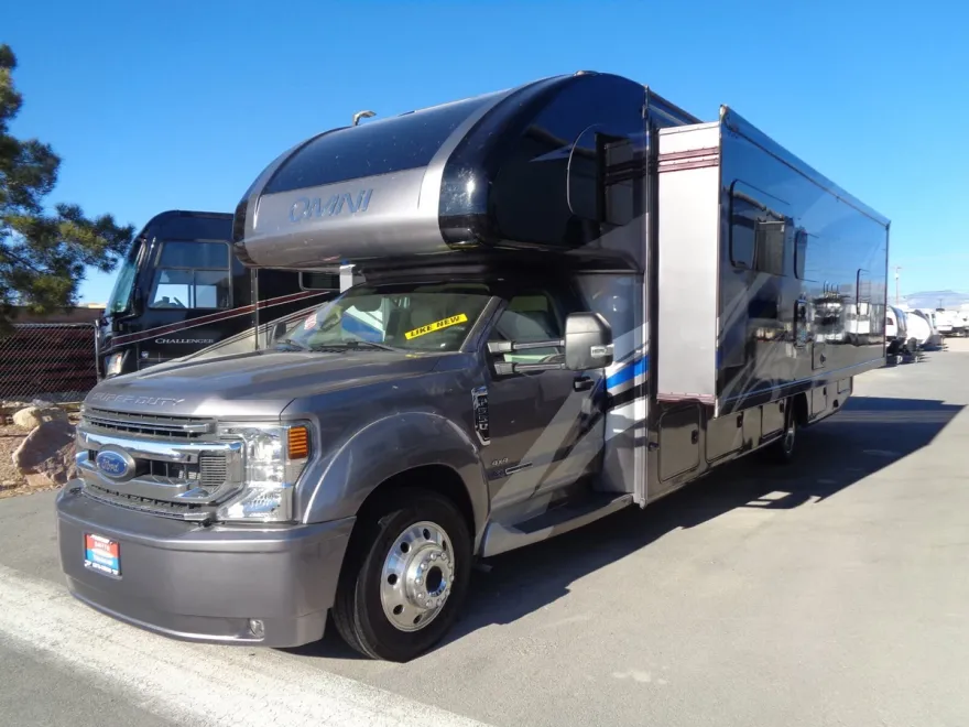 2020 Ford F-550 photo 1