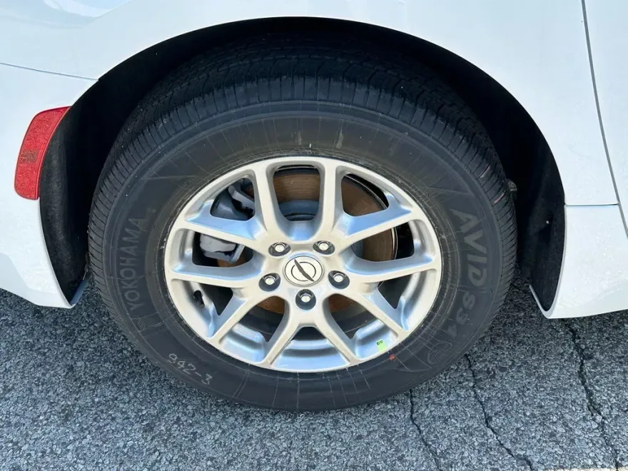 2025 Chrysler Pacifica photo 1