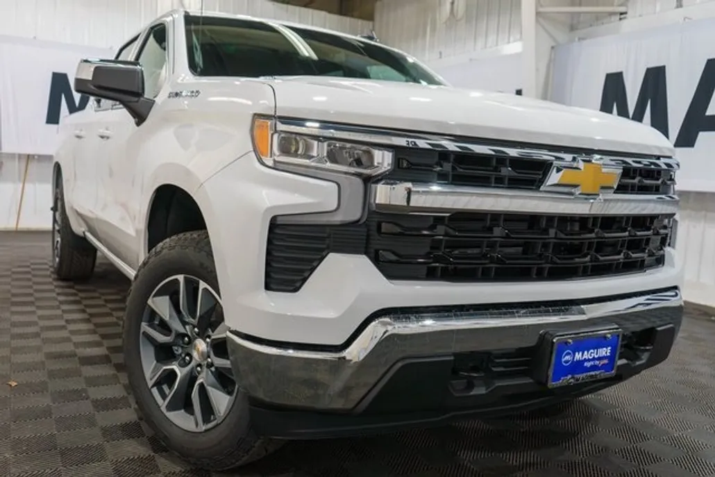 2026 Chevrolet Silverado 1500 LT photo 1