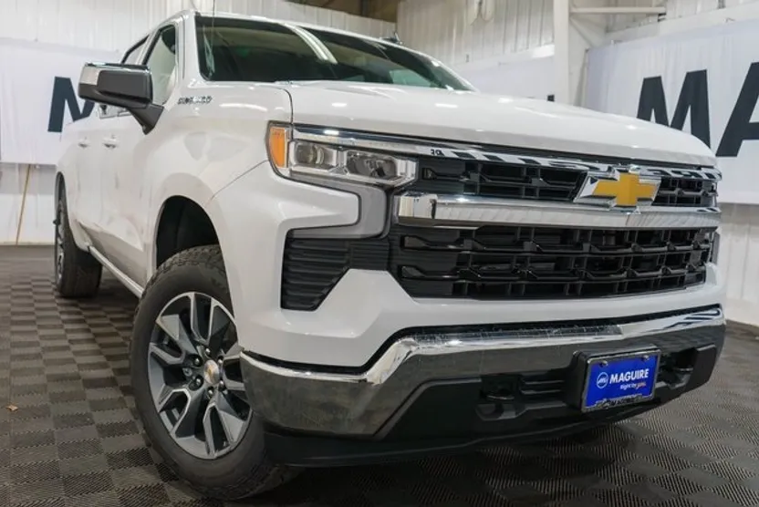 2026 Chevrolet Silverado 1500 LT photo 1