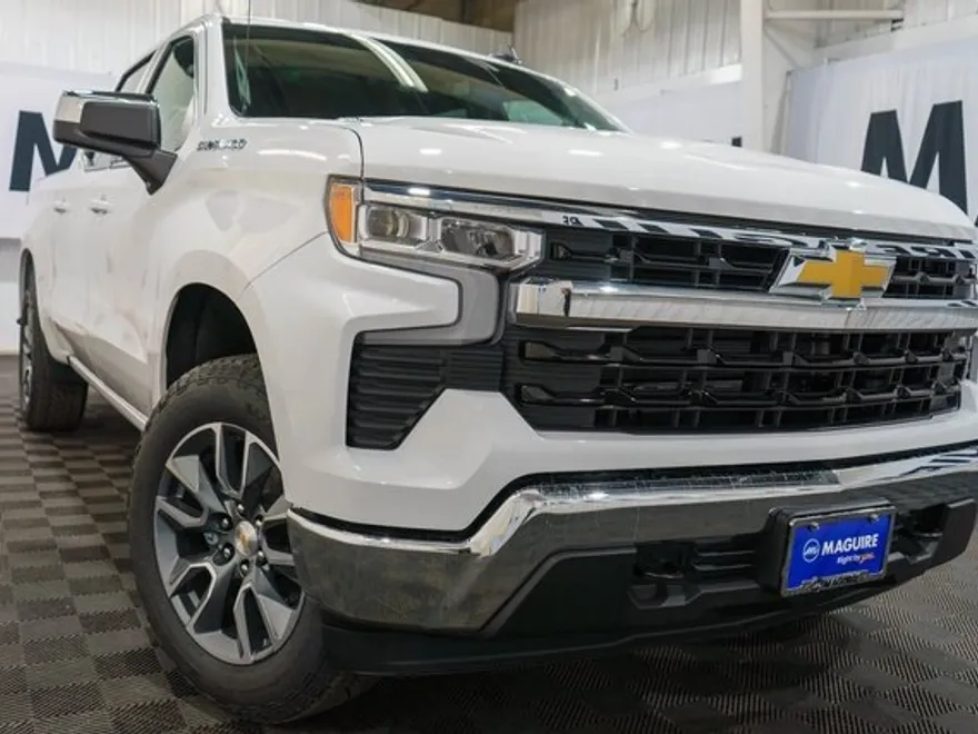 2026 Chevrolet Silverado 1500 LT photo 1