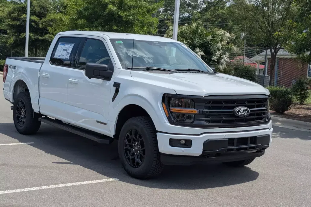 2025 Ford F-150 XLT photo 1
