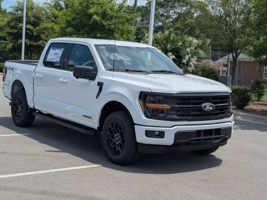 2025 Ford F-150 XLT photo 1
