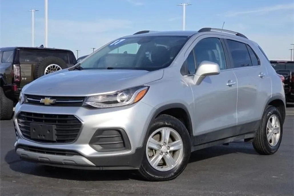 2017 Chevrolet Trax LT photo 1