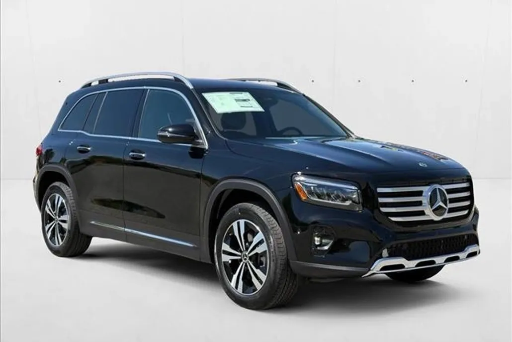2025 Mercedes Benz GLB 250 4MATIC photo 1
