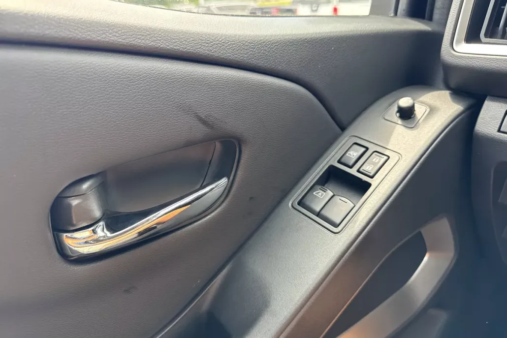 2025 Nissan Frontier SV photo 1