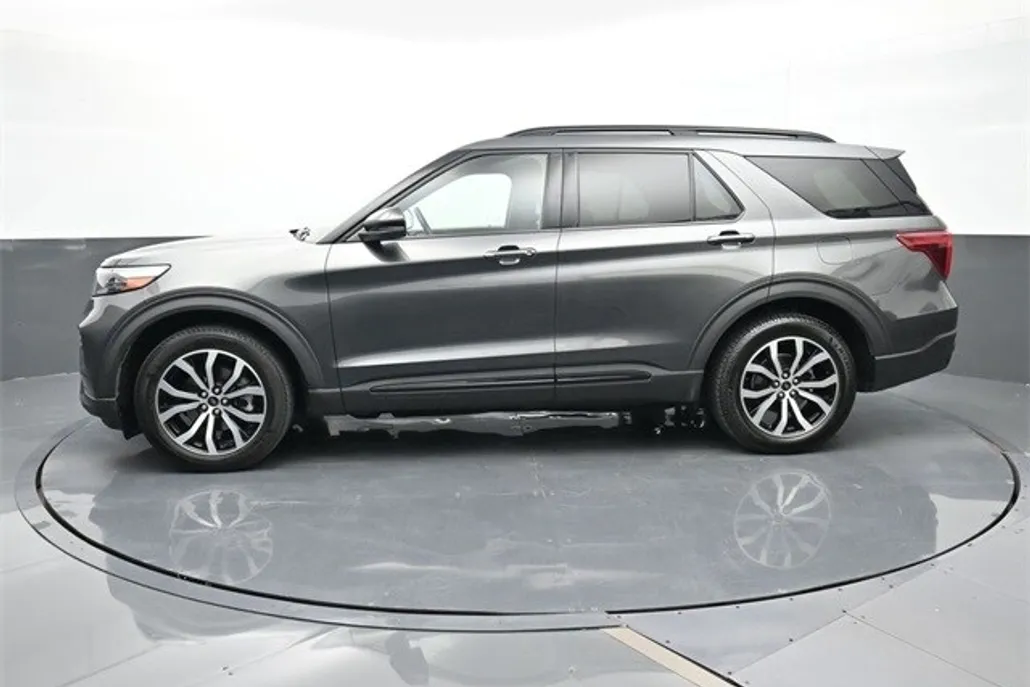 2020 Ford Explorer ST photo 1