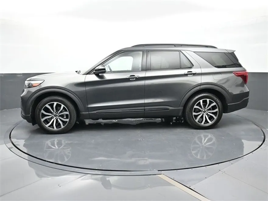 2020 Ford Explorer ST photo 1