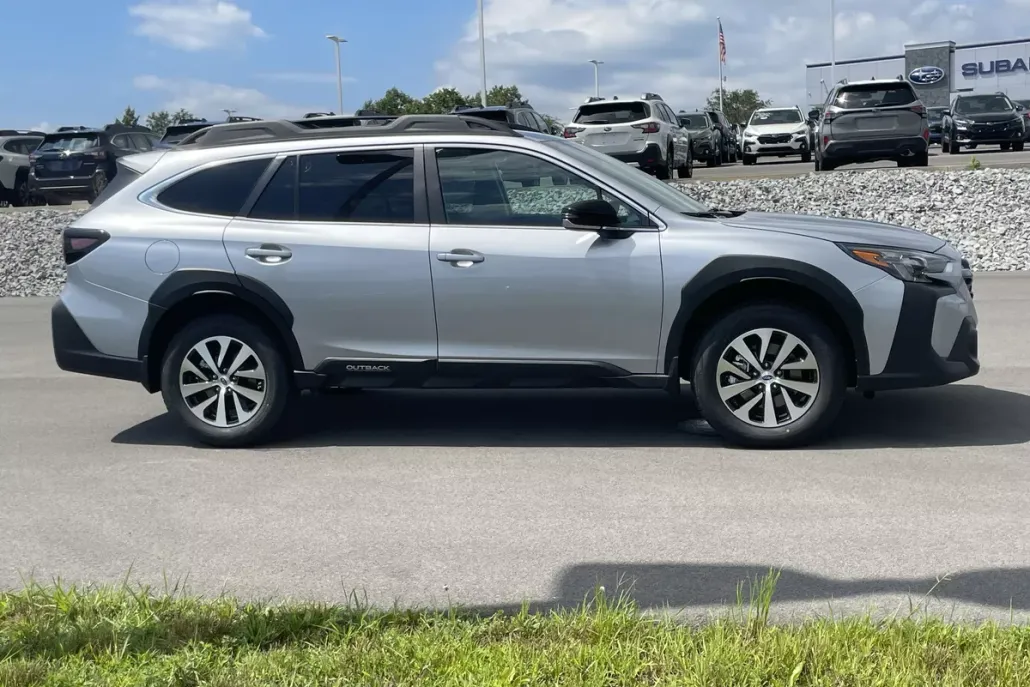 2025 Subaru Outback Premium photo 1