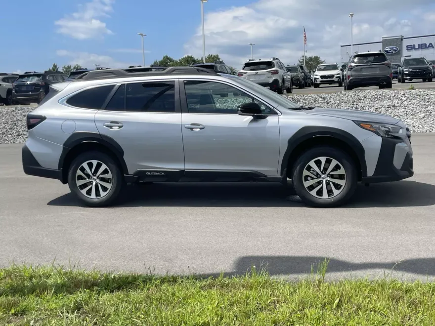 2025 Subaru Outback Premium photo 1