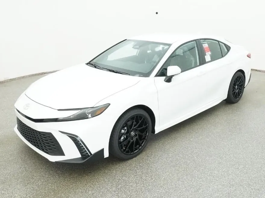 2026 Toyota Camry SE photo 1