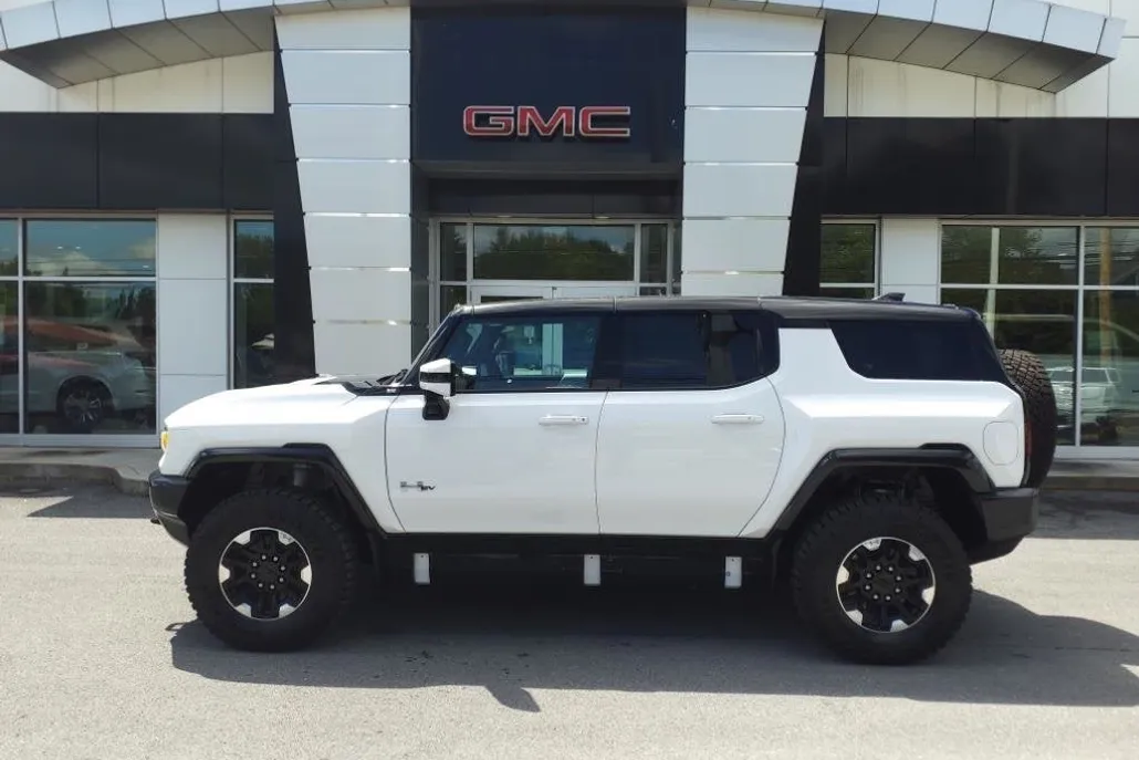 2024 Gmc Hummer EV SUV photo 1