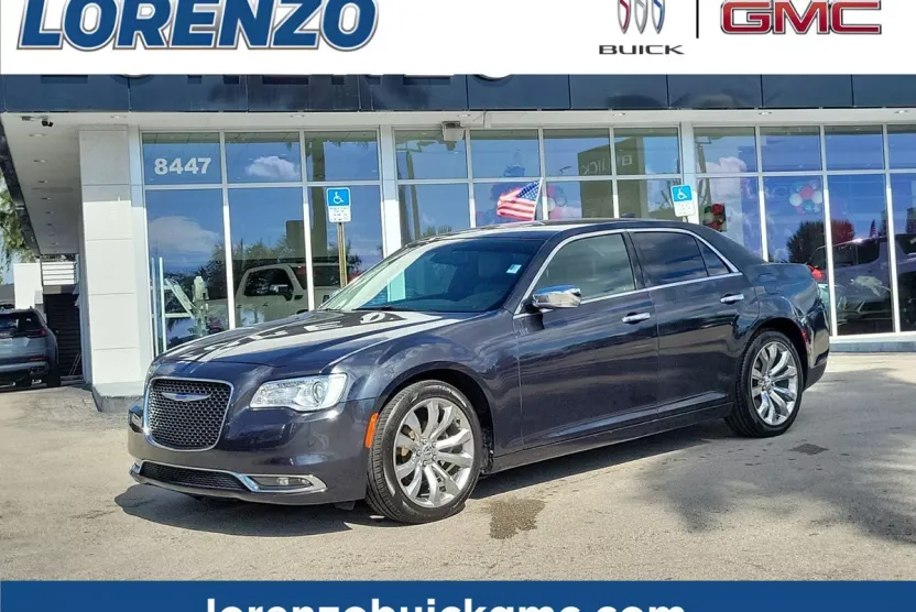 2019 Chrysler 300 Limited photo 1