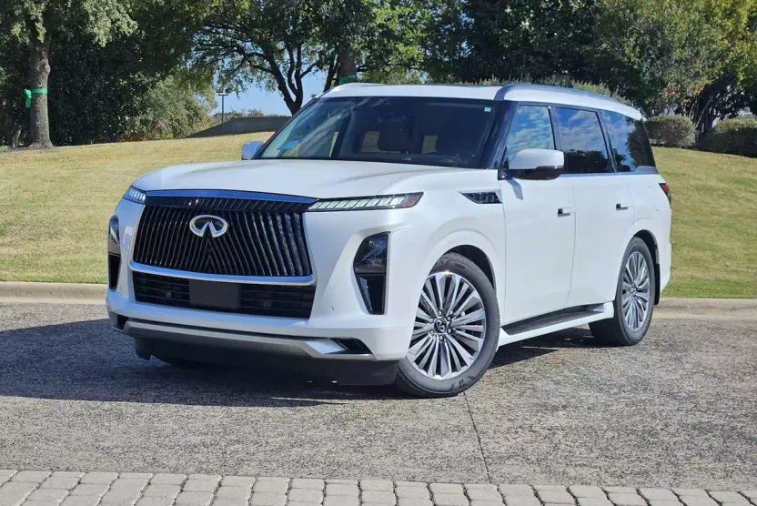 2026 Infiniti QX80 Luxe photo 1