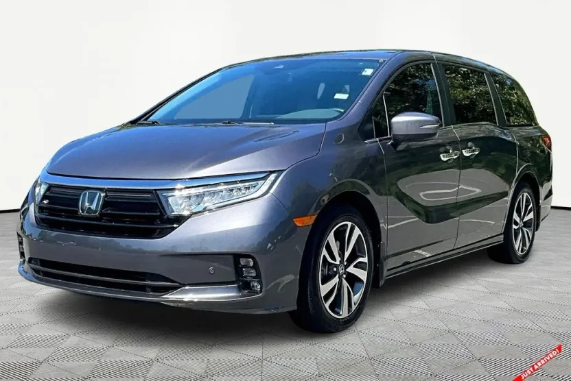 2024 Honda Odyssey Touring photo 1