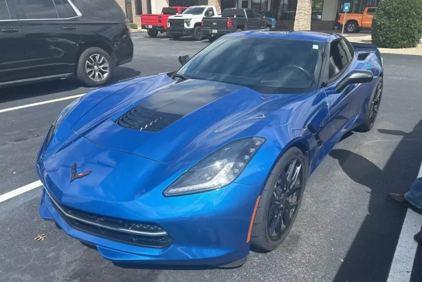 2015 Chevrolet Corvette Stingray 2LT Z51 photo 1