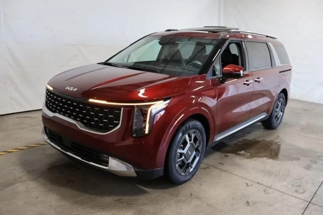 2026 Kia Carnival SX photo 1