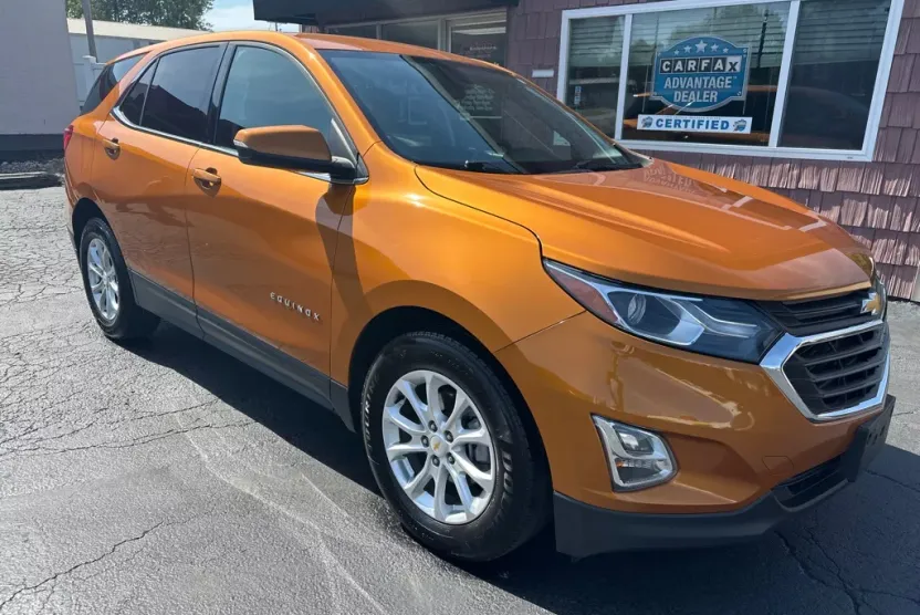 2018 Chevrolet Equinox LT photo 1