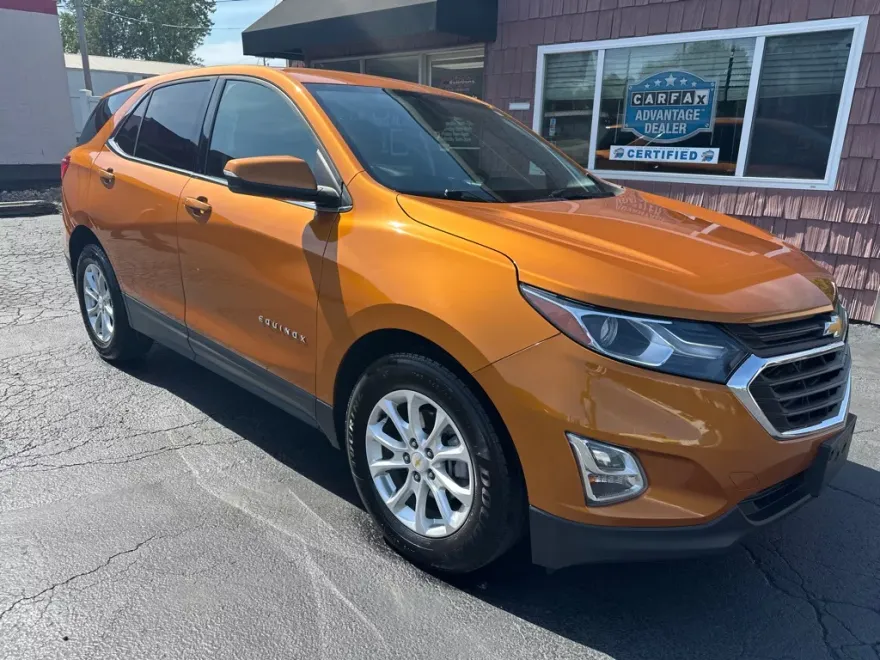 2018 Chevrolet Equinox LT photo 1